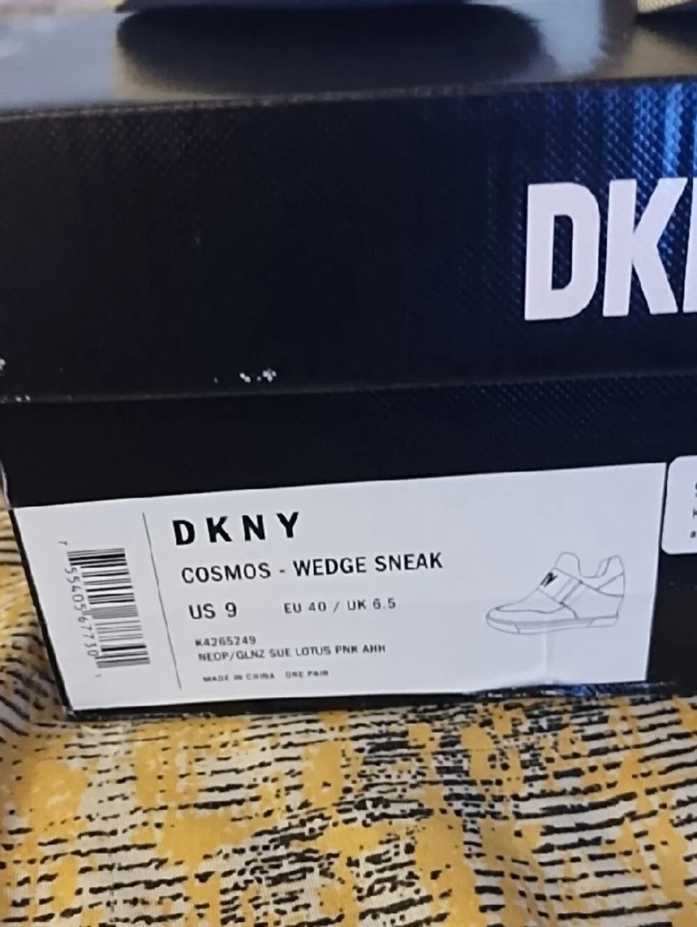 DKNY Shoes Excellent Condition - Picture 5 of 5